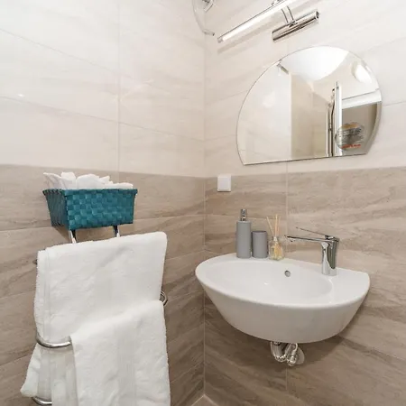 Alma - Stylish 1bd Flat With Balcony By Flat Mаnager Апартаменты