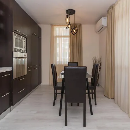 Alma - Stylish 1bd Flat With Balcony By Flat Mаnager